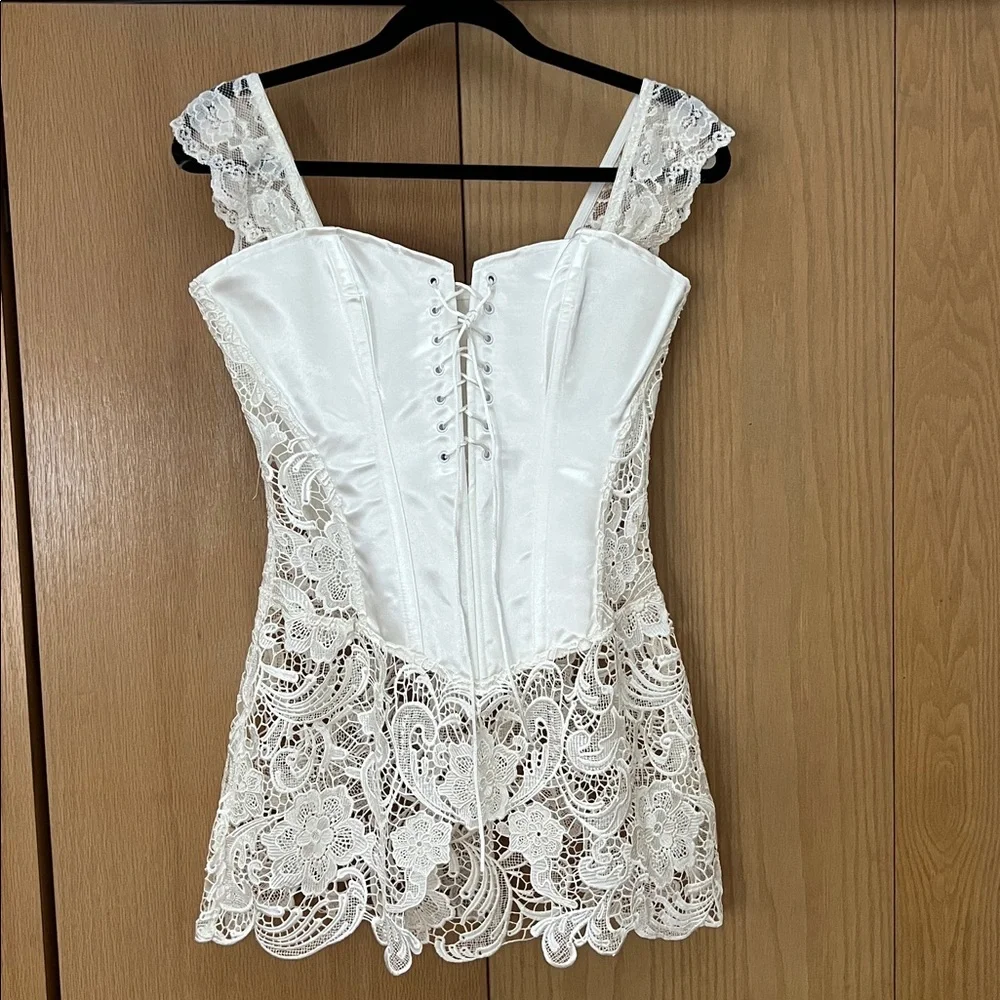 Dreamgirl Satin and Venice Lace Corset Size 34 - Picture 5 of 10